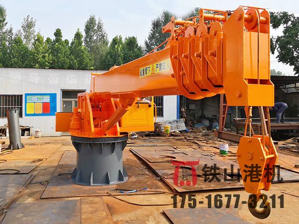 江西新余甲板起重機廠家船用起重機如何進行裝卸貨物？
